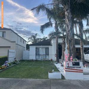 Christmas Light display at 1 Stephanie Court, Patterson Lakes